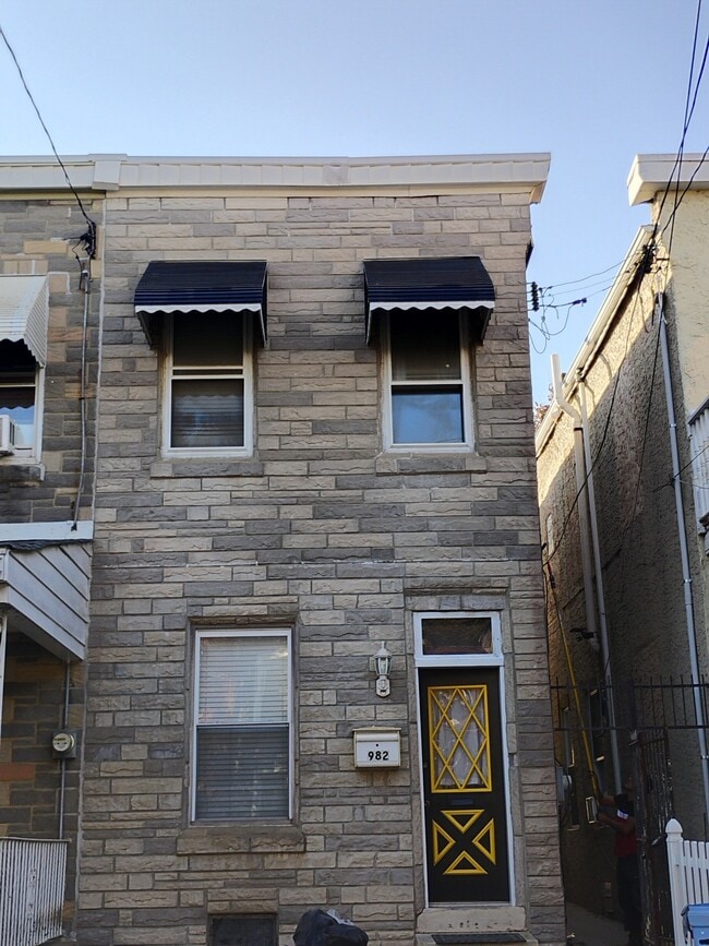 Photo - 982 N Randolph St