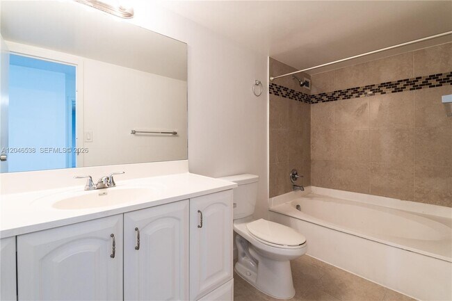 Photo - 1000 Parkview Dr Unidad 302