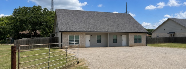 Building Photo - 15992 County Rd 431 Unit A