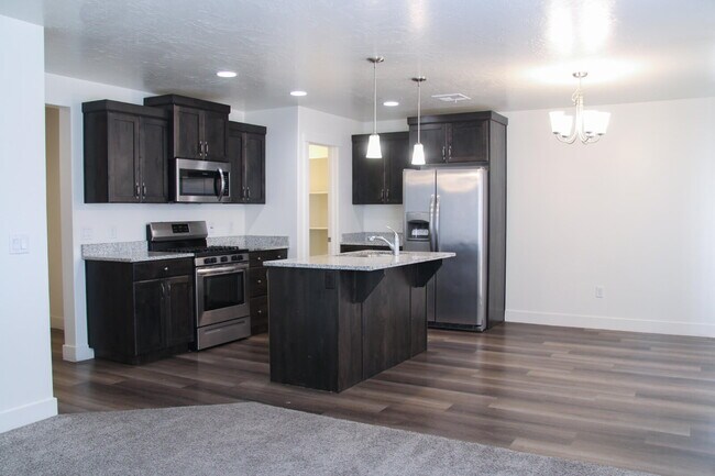 Photo - Spacious 4-Bed with 2.5 Baths in St George