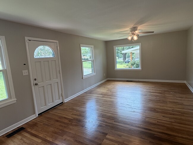 Photo - 156 N Richmond St