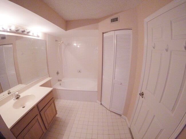 Photo - CORAL GABLES UNIVERSITY INN CONDO Unit 2211