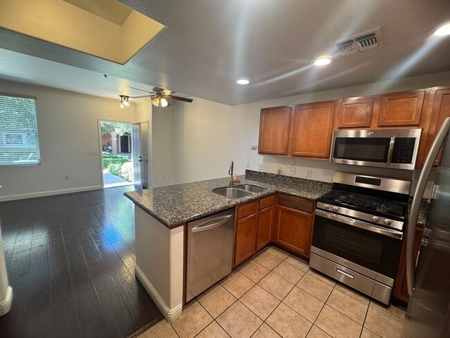Photo - Spacious 2 Story Condo In Westlake Villas