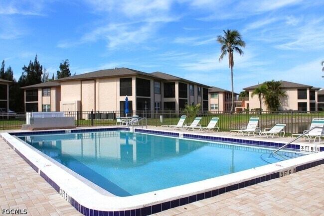 Building Photo - 16881 Davis Rd Unit 112