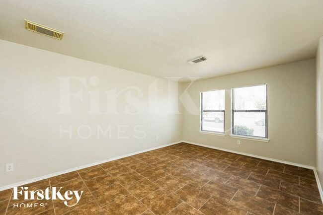 Photo - 5060 Viking Coral