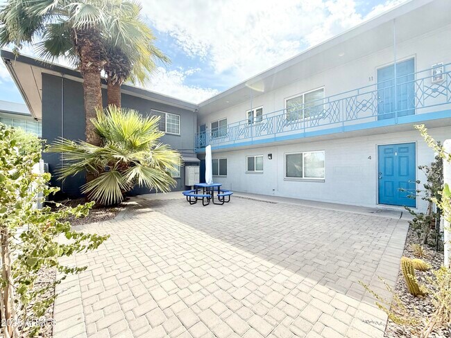 Photo - 44 E Roanoke Ave Unidad 5