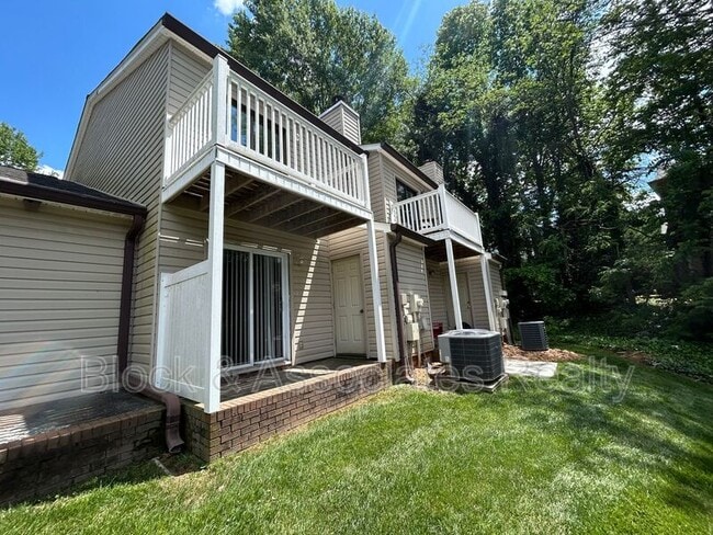 Photo - 185 Forest View Dr