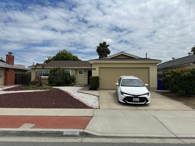 Building Photo - Renovated Clairemont 4BR with Private Yard, Covered Patio & 2-Car Garage – Minutes to the Beach