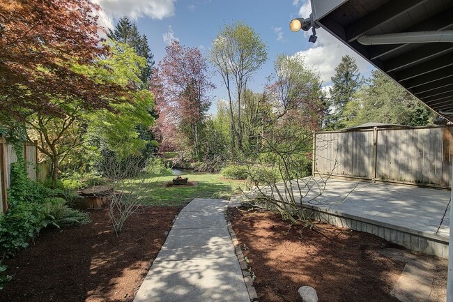 Photo - 2Bd/1Ba Issaquah Duplex