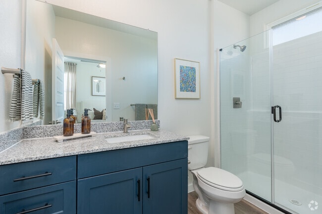 2BR, 2BA - 1,146SF - Secondary Bathroom