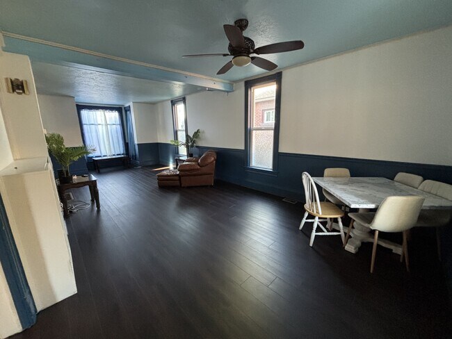 Photo - 1145 W Platinum St