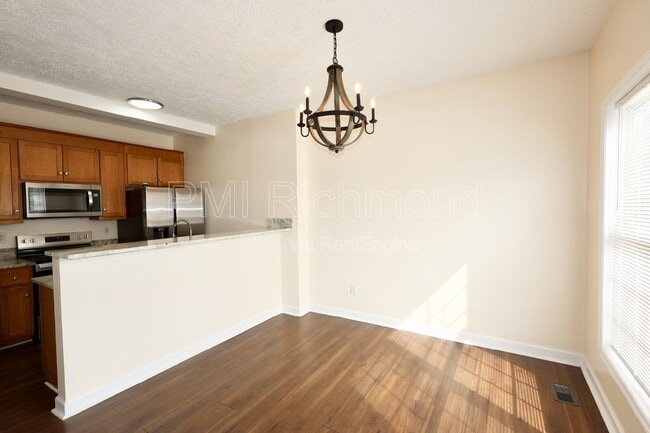 Photo - 2716 Goyne Loop