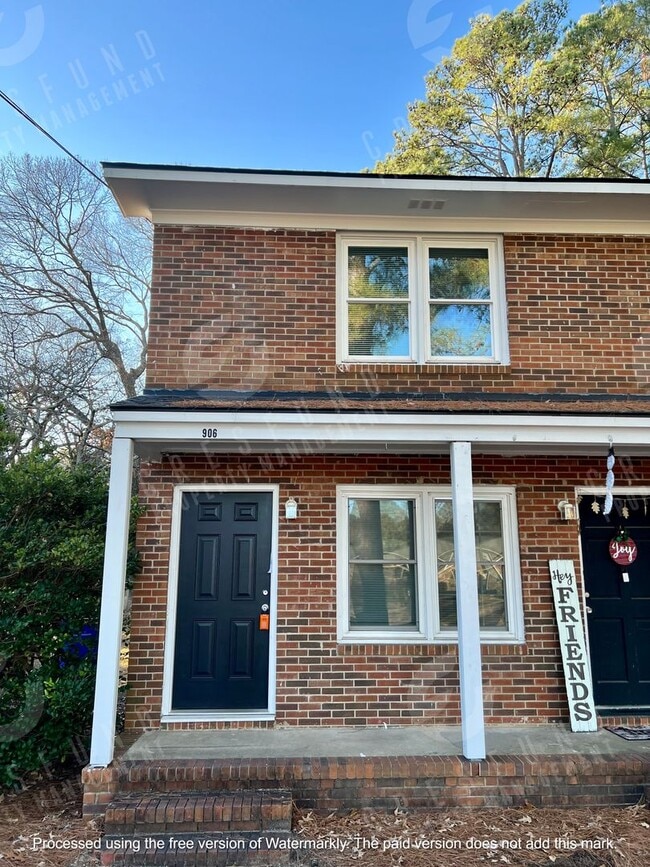 Building Photo - Spacious Updated 1Br 1 Bath Unit 900 Miller Avenue-900 Miller Ave