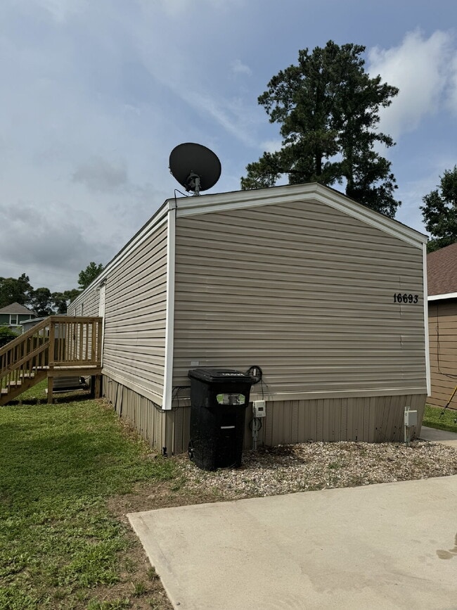 Move-in Ready! This charming 3-bedroom, 2-... - Move-in Ready! This charming 3-bedroom, 2-... Apartment