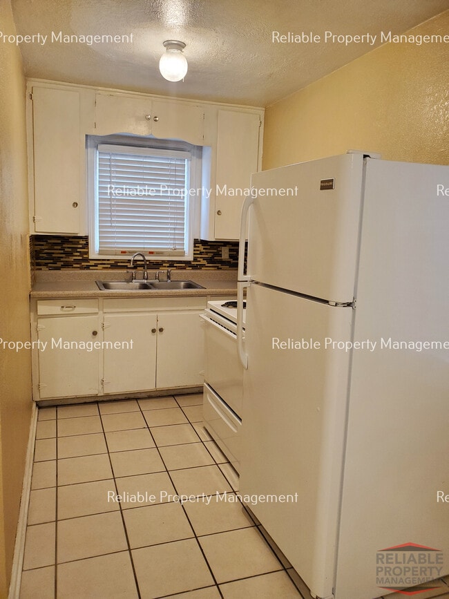Photo - 310 7th St Unit #6