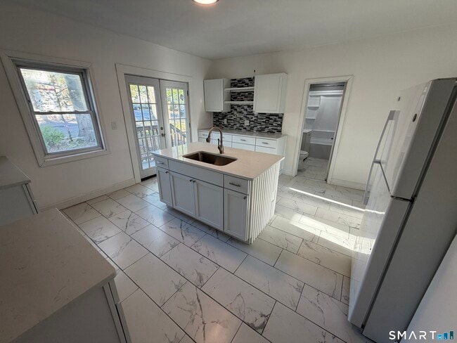 Photo - 402 Allen St