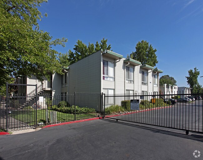 Primary Photo - Summerwood Apartments