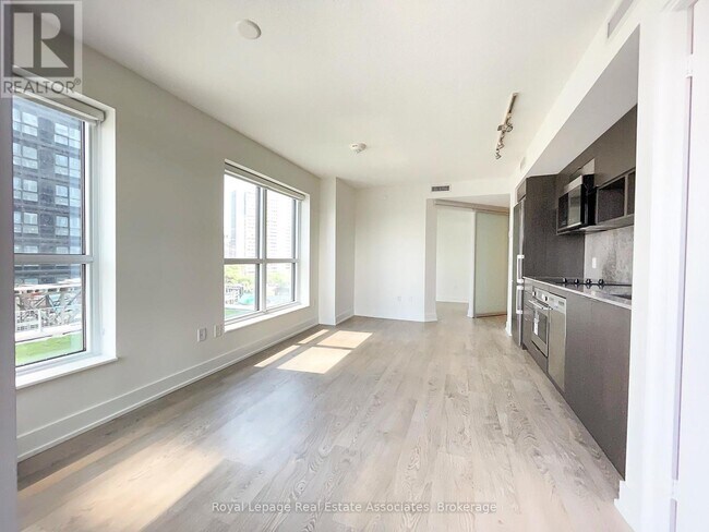 Photo - 7 Mabelle Ave Unité 404