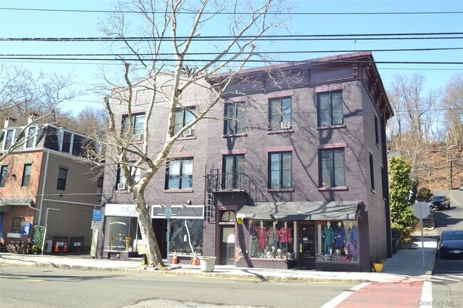 Building Photo - 510 Piermont Ave Unit 3D