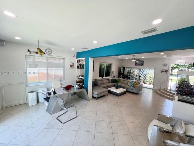 Photo - 101 SW 58th Ave
