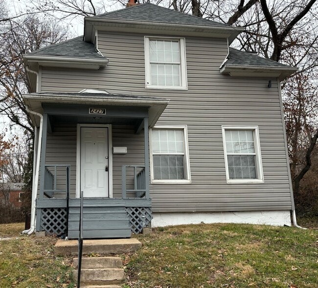 Building Photo - COMING SOON ! 2 STORY - Large 3 Bedroom 1 ... Rental