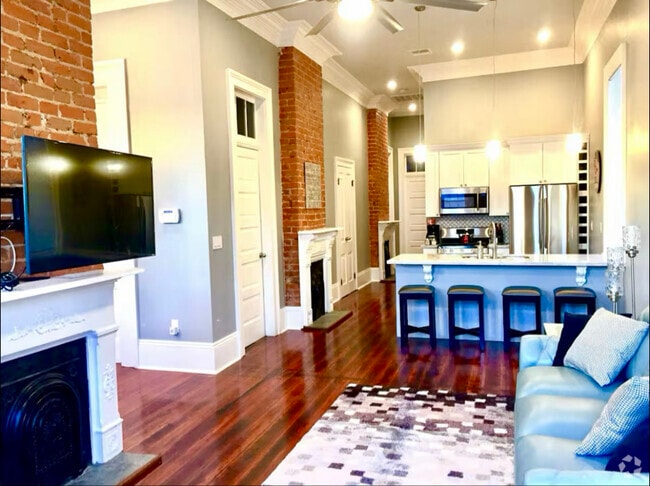 Building Photo - 1355 Columbus St Rental
