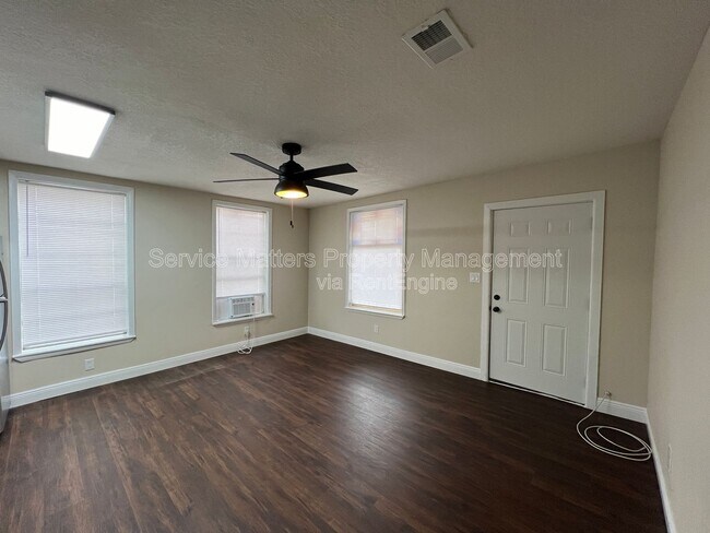 Photo - 1106 Doctor M.L.K. Jr Dr