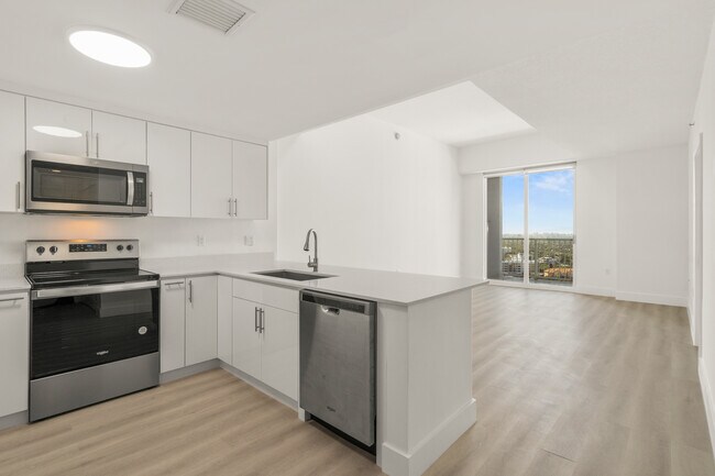 Photo - 1250 S Miami Ave Unidad # 2409