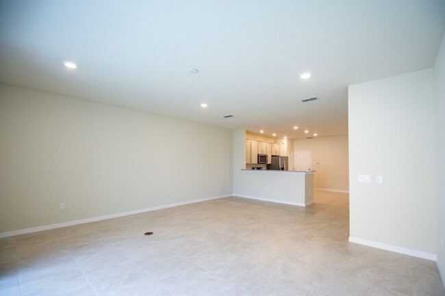 Photo - 3 Bed 2.5 Bath at Somerset Crossing!