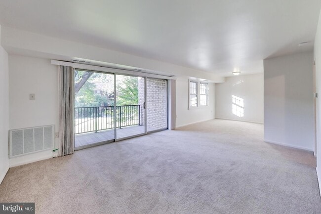 Photo - 862 College Pkwy Unit 102