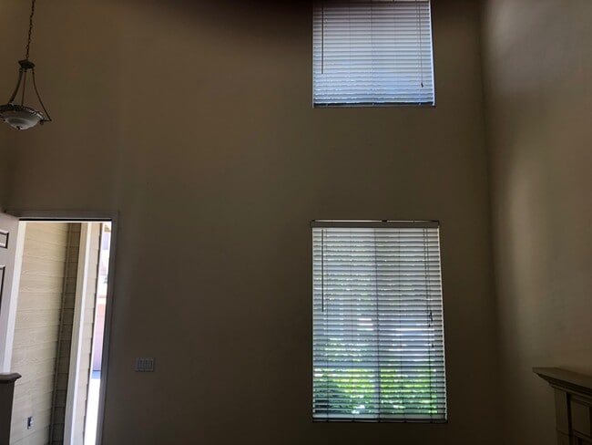 Photo - 460 Middlebury Ct