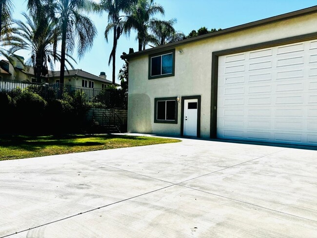 16875 Orangecrest Ct