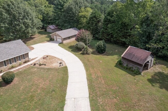 Photo - 4640 Spot Rd