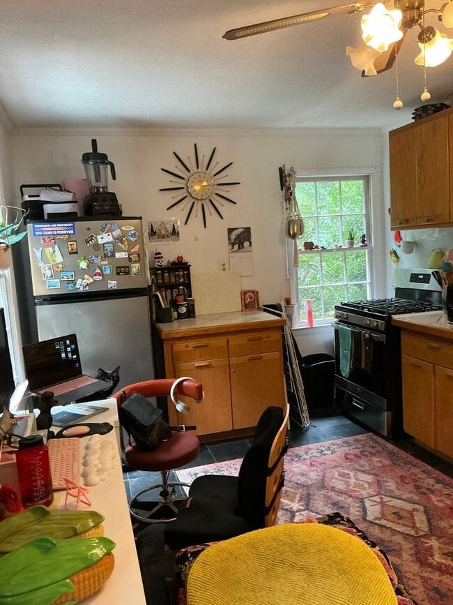 Photo - 1 Bedroom/1 bathroom Basement Apartment in...