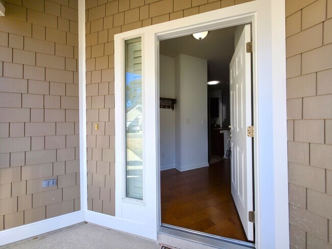 Photo - For rent 2 bedroom 2 bathroom 1 car garage condominium