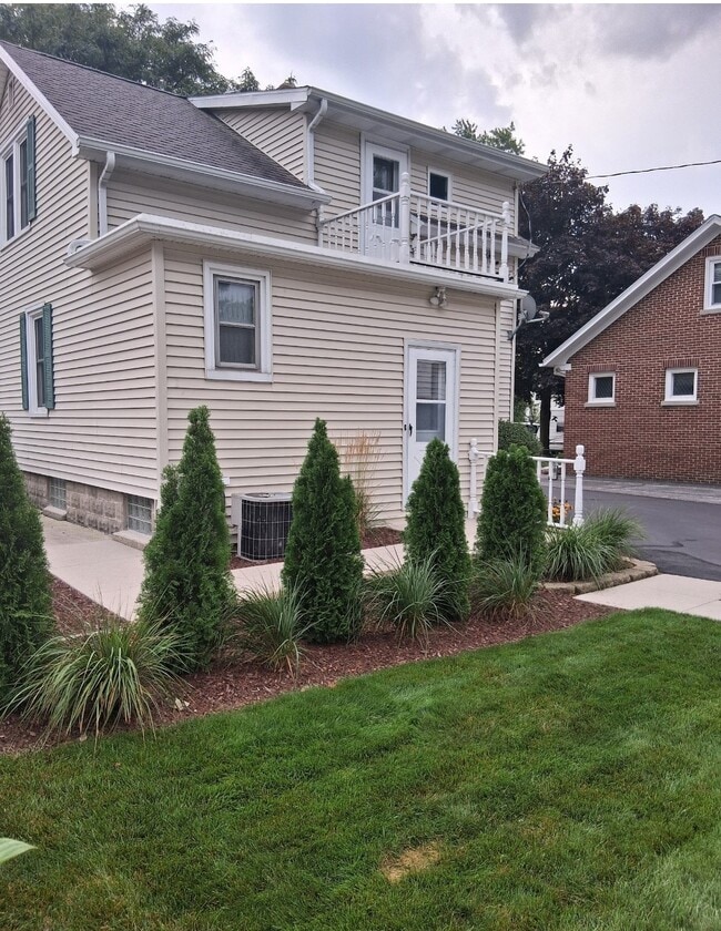 Photo - 932 N 37th St
