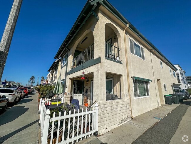 Building Photo - 328 E Balboa Blvd Rental