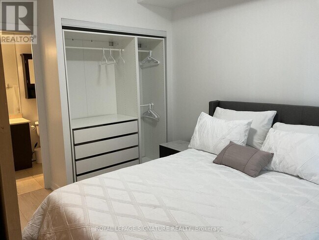 Photo - 438 King St W Unité 415