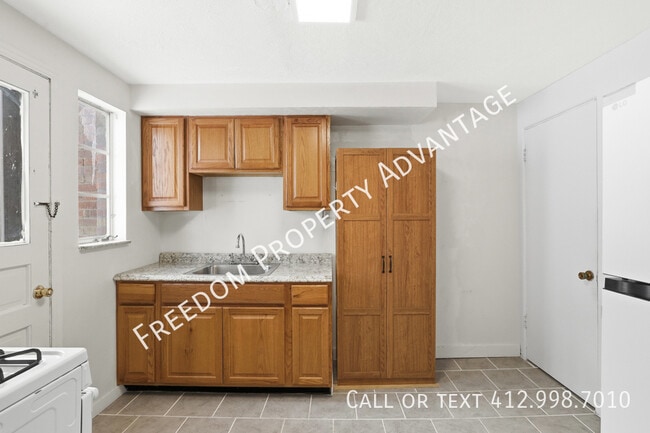 Photo - 3396 Columbia Dr