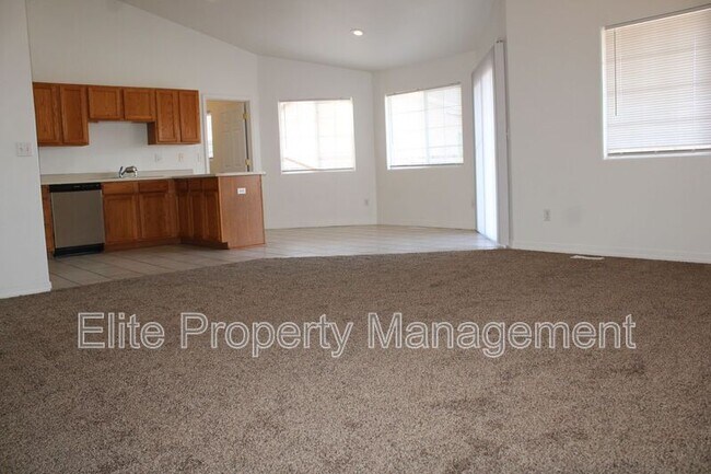 Photo - 169 S Stardust Dr