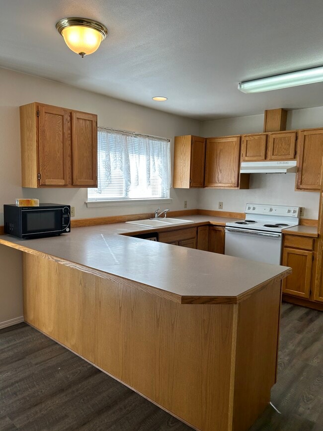 Photo - 405 Valleyview Ave