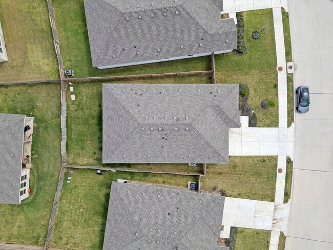 Photo - 807 Heaven Dr