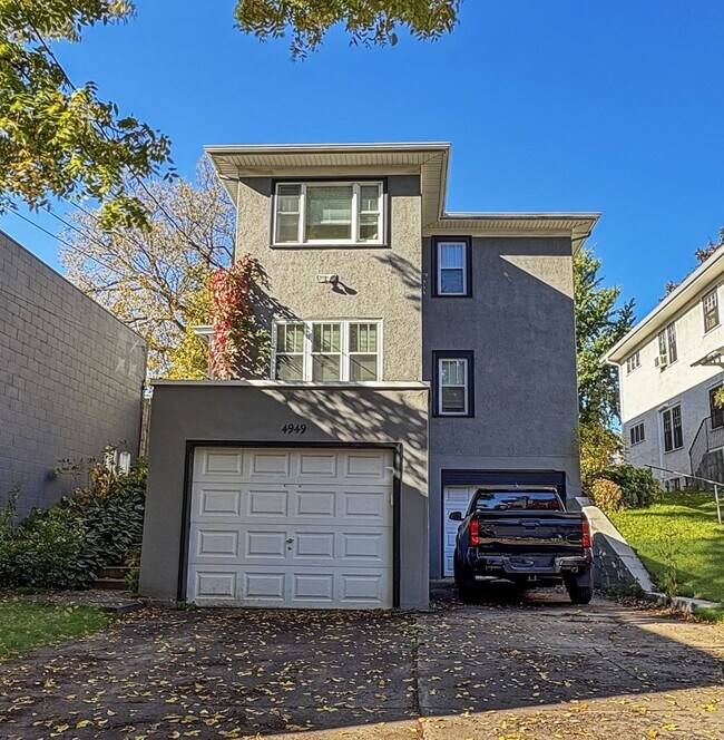 Photo - 4949 Penn Ave S