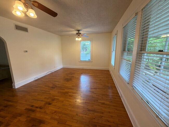 Photo - 103 N Hillside Ave