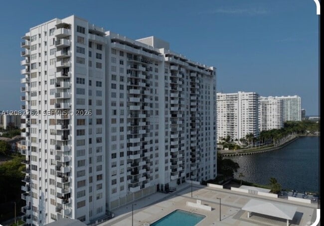 Building Photo - 2750 NE 183rd St Unit 601