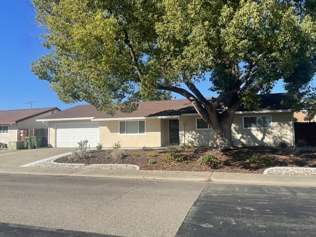 Building Photo - 8909 Dontree Way