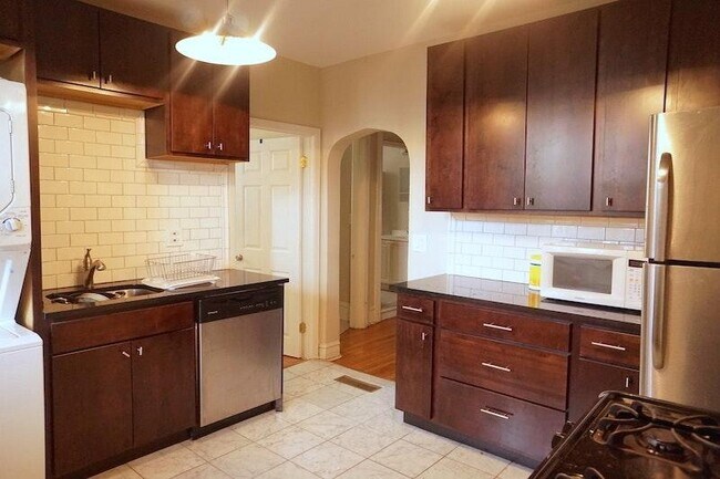 Photo - 2626 N Wilton Ave Unidad 2