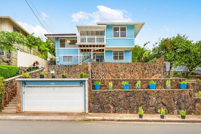Building Photo - Charming 4-bedroom, 2-bathroom single-family home