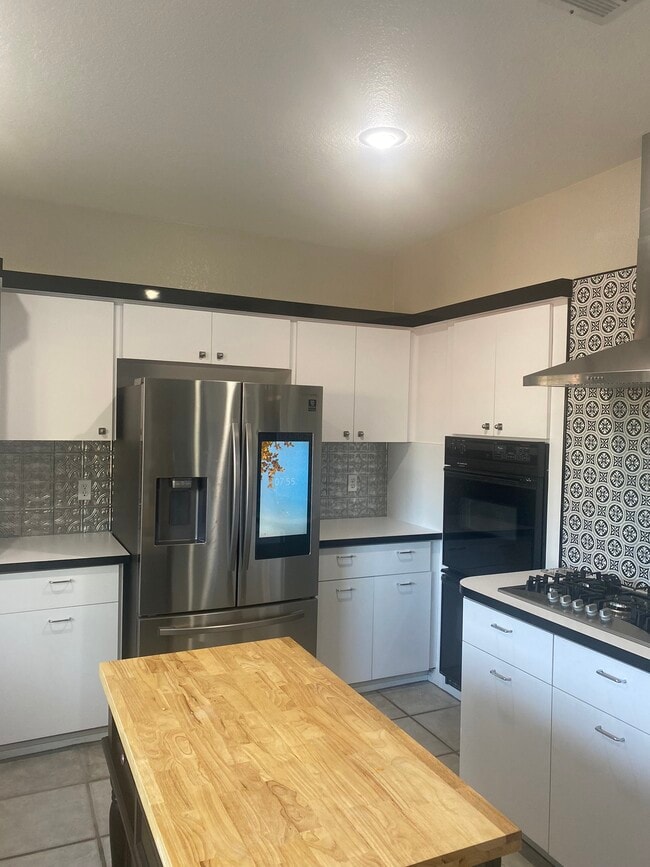 Photo - 2116 Rhonda Ter