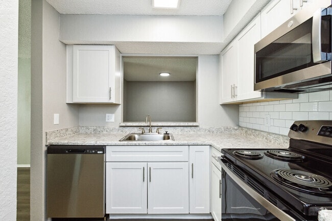 Building Photo - Creekside Rental